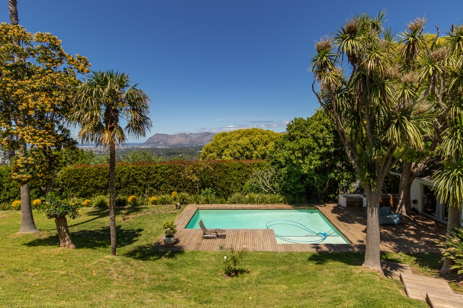 4 Bedroom Property for Sale in Bishopscourt Western Cape